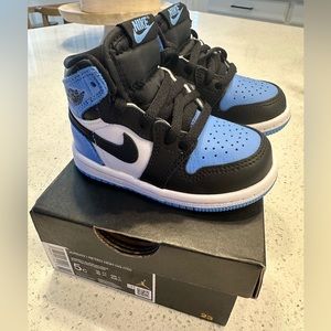 NEW JORDAN 1 RETRO HIGH OG